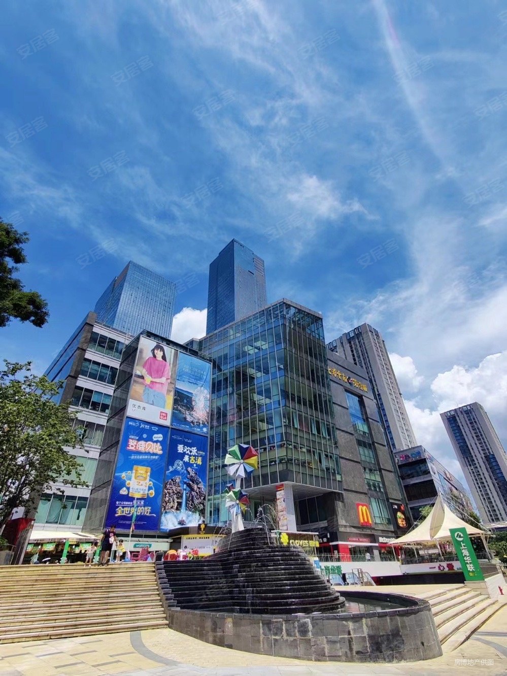 七彩云南城呈贡核心位置近地铁交通便捷诚心出售