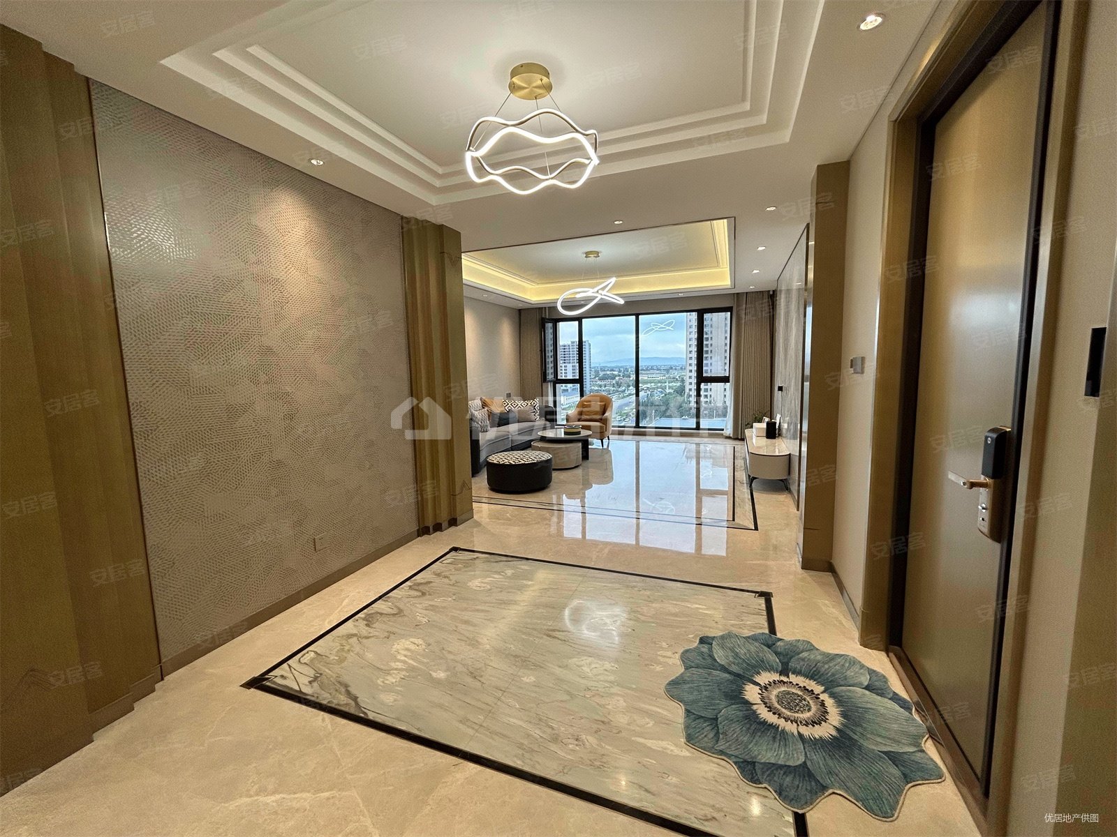 中实玺樾府 3居 精装 带家具家电 房本在手随时看