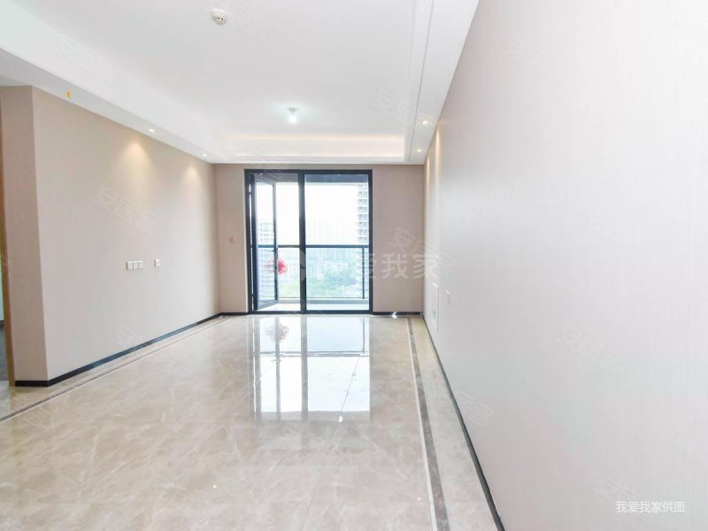 中楼层无遮挡,经典三房,房东诚心出售,方便看房,潮起云上府二手房,385