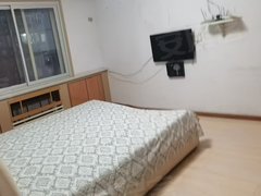 朝阳双塔大润发五一街碧清池附近50平一室一厅四楼家电齐全包网，年租7000出租房源真实图片