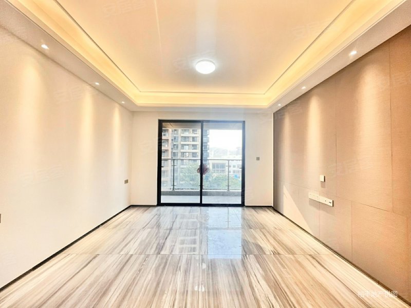 海德琥珀台420万买一区精装房全新装修未入住朝南3房