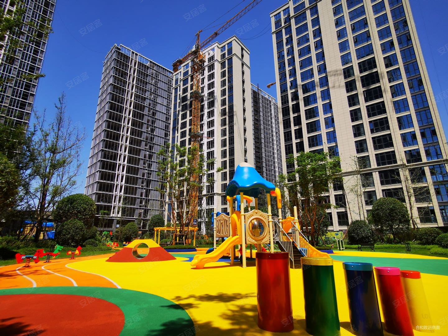 温江双地铁口建在公园里房子 大润发加华西,洲际健康城二手房,68万,3