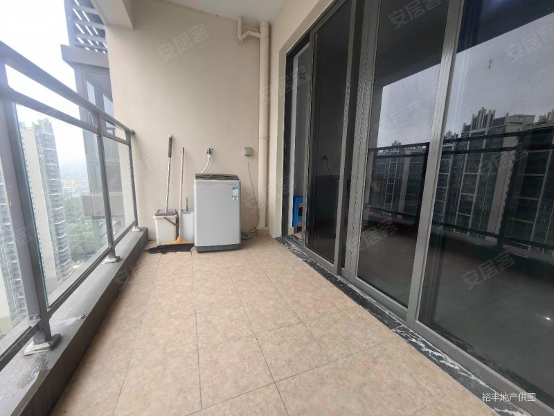 黄江中泰峰境  天虹沃尔玛附近 3房2厅2卫 出售