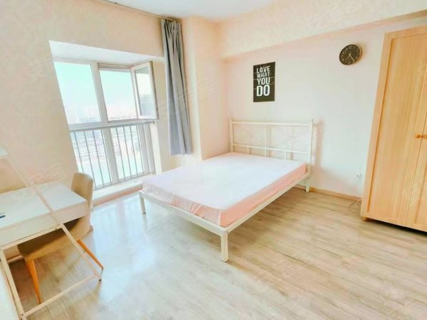 北京通州梨园云景豪庭一号线梨园 贵友大厦边 云景豪庭朝南落地窗阳台