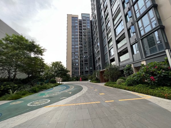 深圳宝安领航城富士君悦府深圳宝安固戍地铁口花园小区房精装两室两厅