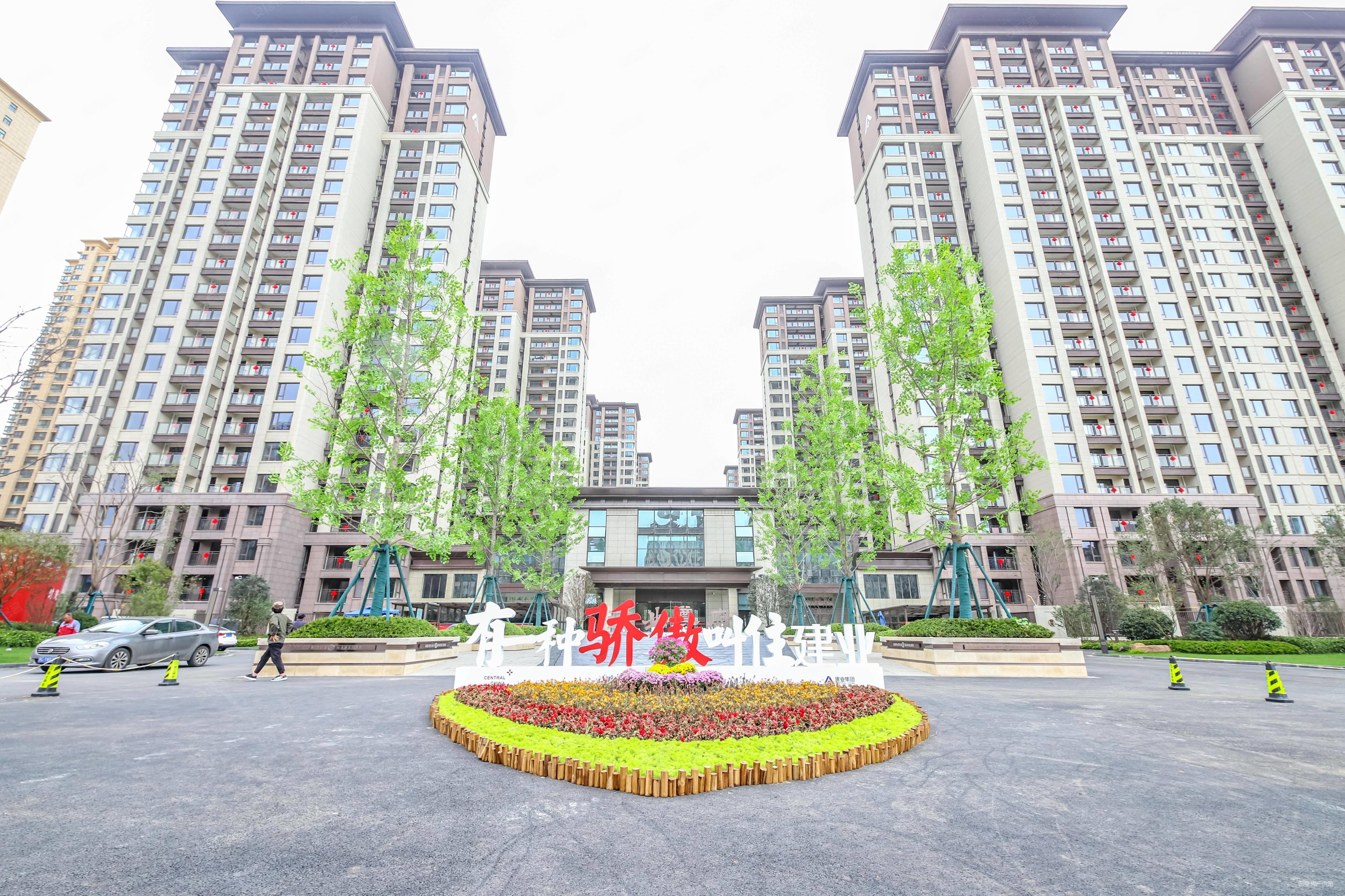 房东赔哭了 四室马上满二 随时看房,建业尊府二手房,118万,4室2厅,2卫