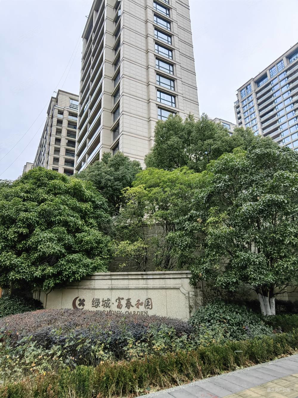 富春和园(公寓住宅)3室2厅2卫161.27㎡南550万