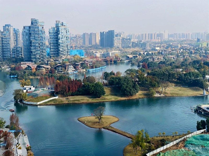 麓湖生态城汀院4室2厅3卫193.3㎡南北935万
