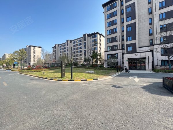 上海松江洞泾光明云庐光明云庐 准新小区 初次出租 开发商精装中央