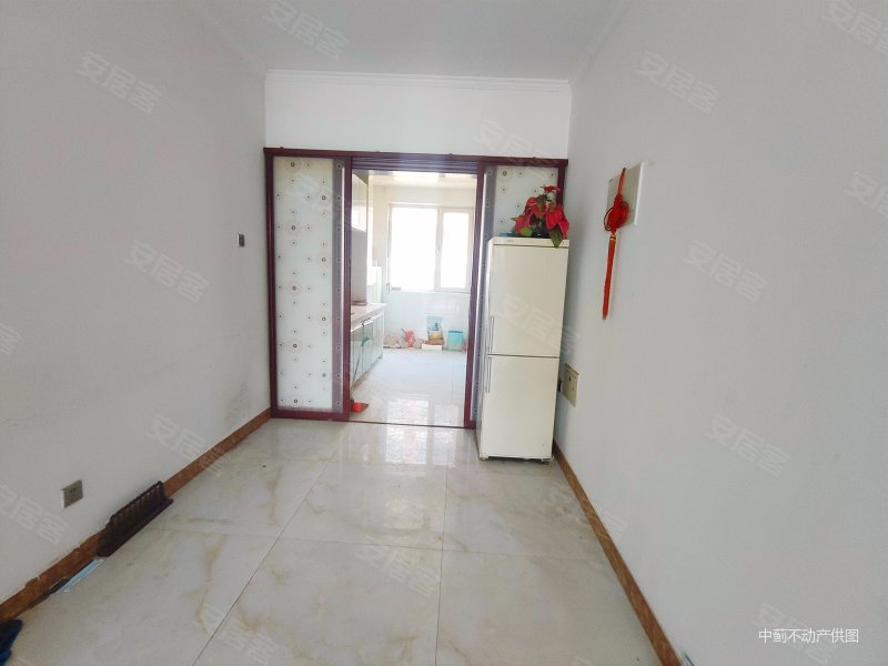 白鹭湾花园 大两居 中间好楼层 精装好房 正规商品房