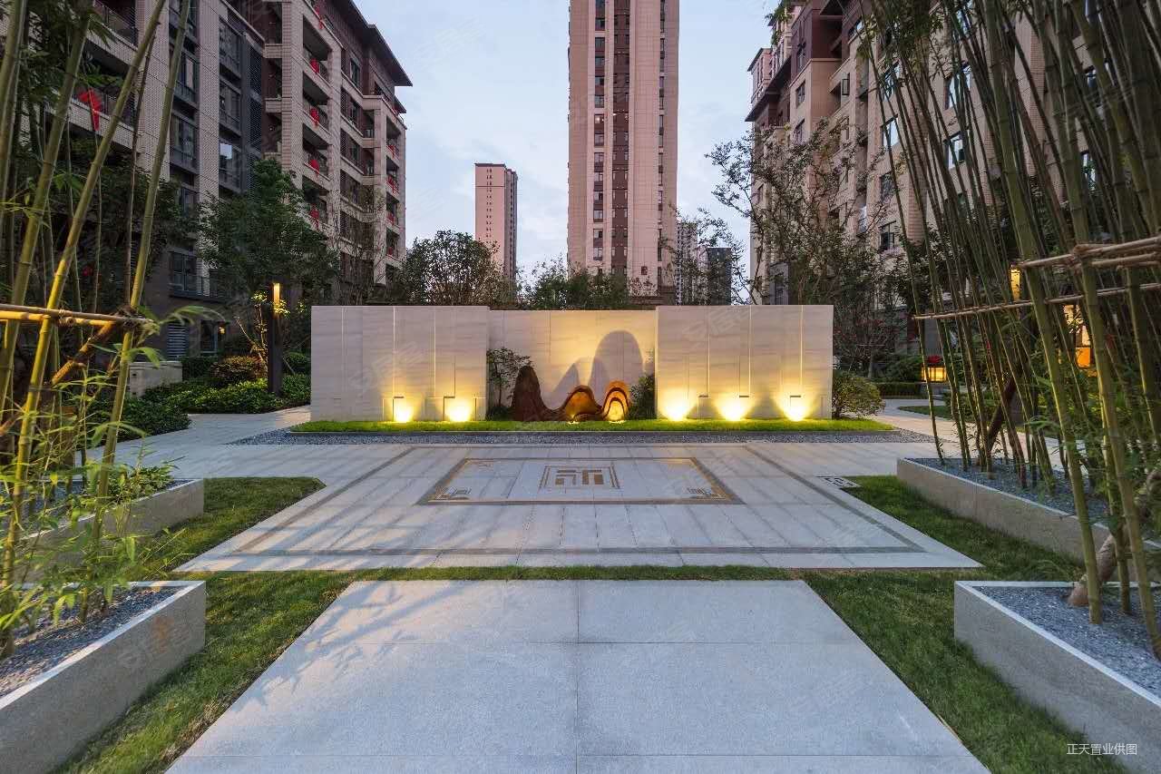 永丰乐城公园里 准现房均价82xx地铁口 首付五万 首付fq