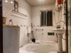 荆州荆州区城南荆南高级中学宿舍 3室1厅1卫出租房源真实图片