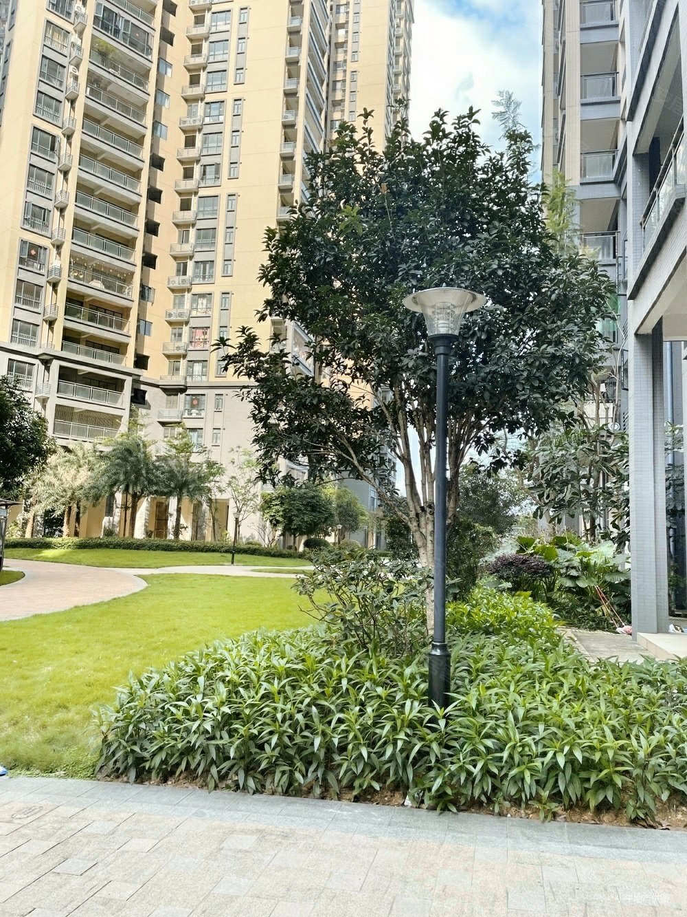 笋盘双城峰景3房2厅2卫有想买三房的可以联系我