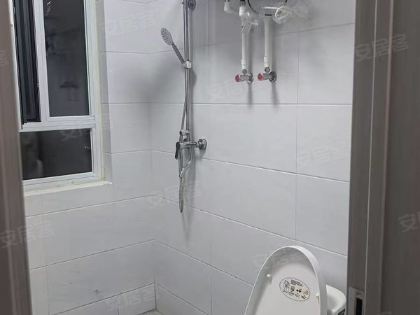 淄博张店体育中心阳光西苑阳光西苑!紧邻中心医院西院区,美达菲学校!电梯好房,精装三室出租房源真实图片