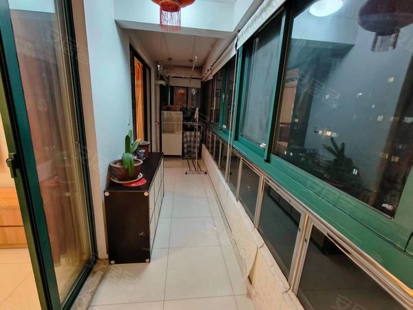 上海上海周边慈溪御景苑出门龙漕路地铁精装修御景苑92平采光好拎包