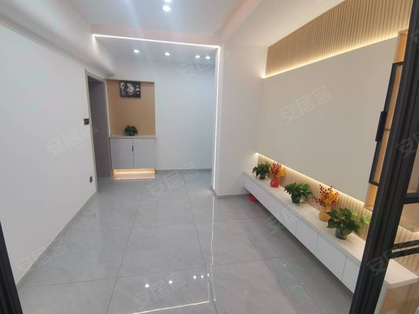 大连西岗工人村工人村小区工人村707车站,精装,地暖,两室一厅,拎包即