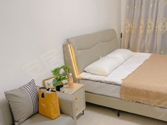 哈尔滨道里中央大街紧邻中央大街 网红街！！ 可洗澡独立卫浴 押一付一！！有网。出租房源真实图片