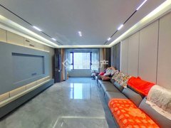 唐山路北唐山一中凤凰新城 急租无甲醛 新做保洁出租房源真实图片