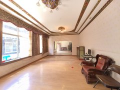 拉萨城关布达拉宫广场利泰广场附近大独院出租，简单装修四室两厅两位院子80个平方出租房源真实图片