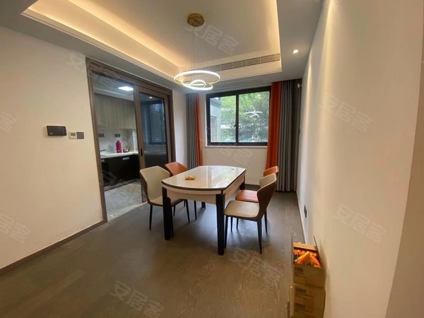 苏州常熟招商城琴鸣雅院琴湖西里精装四房大平层洋房拎包入住出租出租