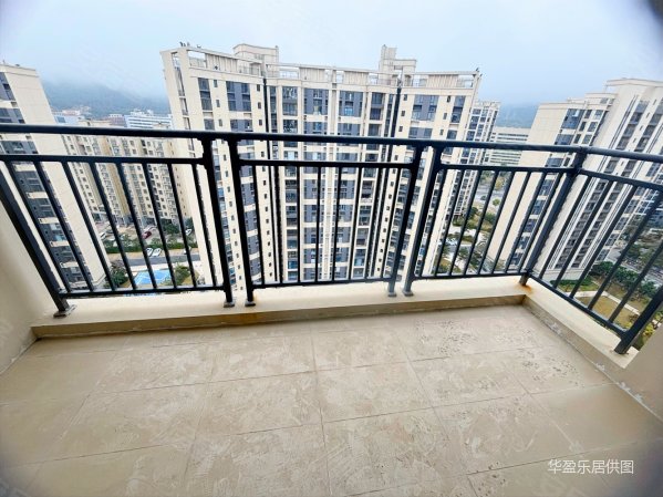 横琴后花园奥园天悦湾98平三房业主急售156万血亏50万