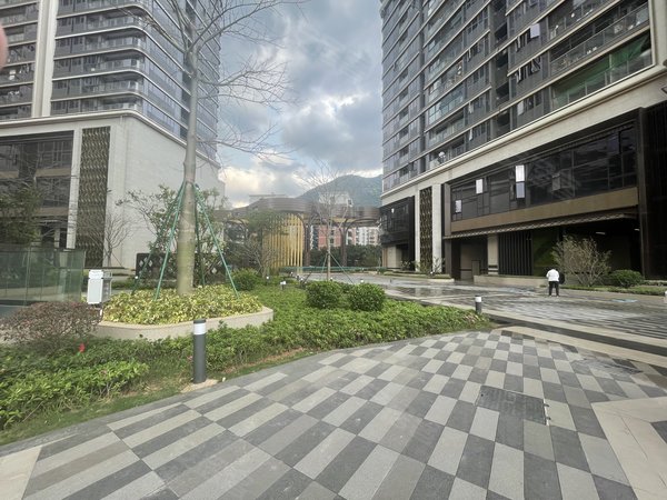 深圳罗湖莲塘东海富汇豪庭东海富汇豪庭 3室2厅1卫租 配套齐全 精装修