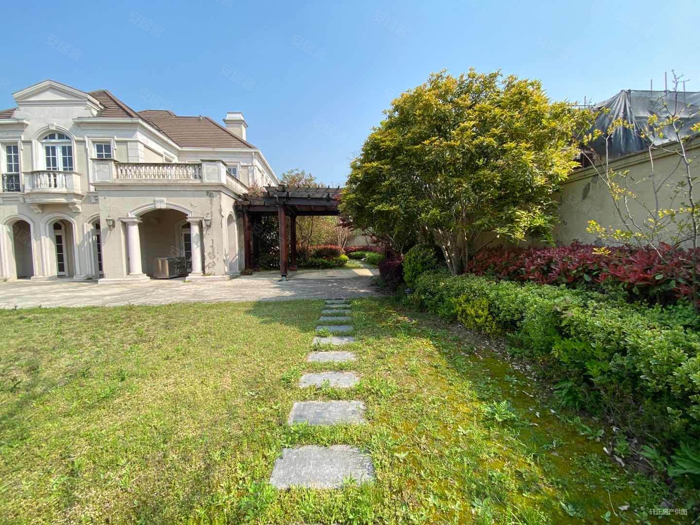 昆山市绿城玫瑰园别墅