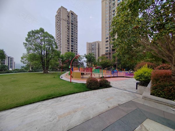 重庆万州江南新区海成南滨上院(b区)南滨上院 大三房 直接拎包入住