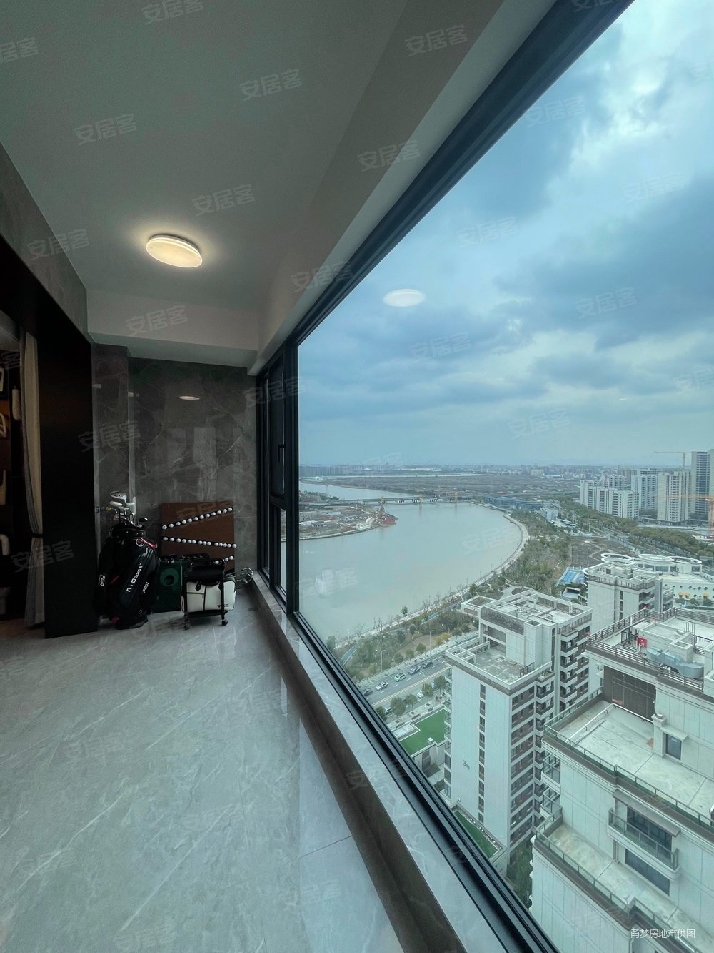 江上印4室2厅2卫144㎡南北429万