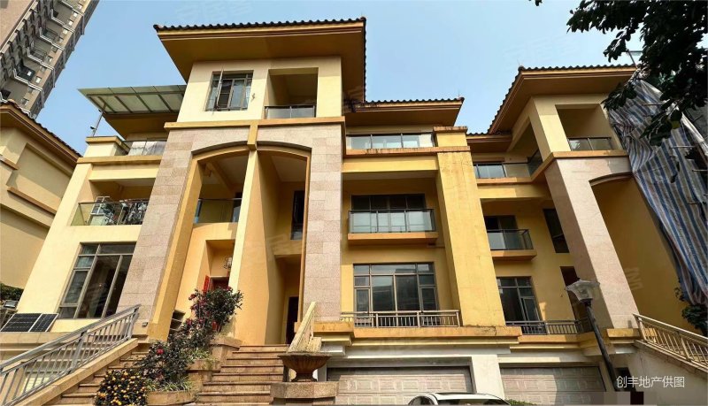 花样年君山别墅495平1100万9室2厅7卫