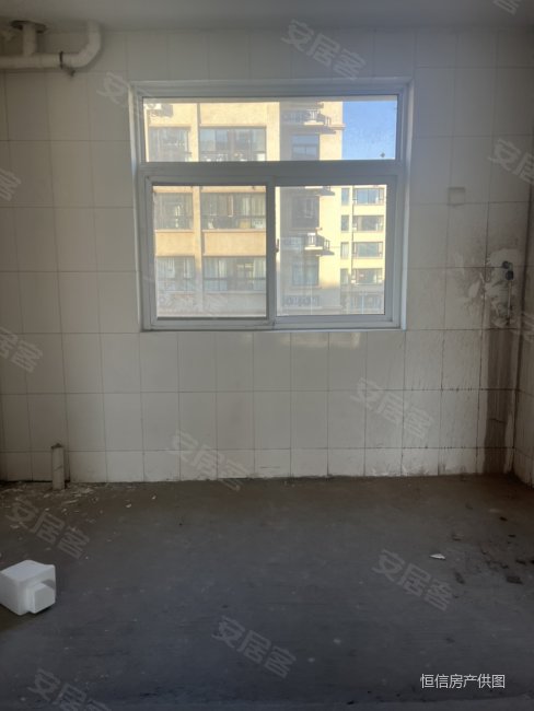 青州诺贝尔城3室2厅2卫133㎡南北85万