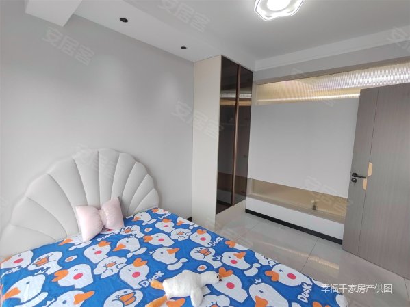 地铁口 三室 精装 看见的都送,爱丽香舍二手房,49.8万,3室2厅,1卫,71.