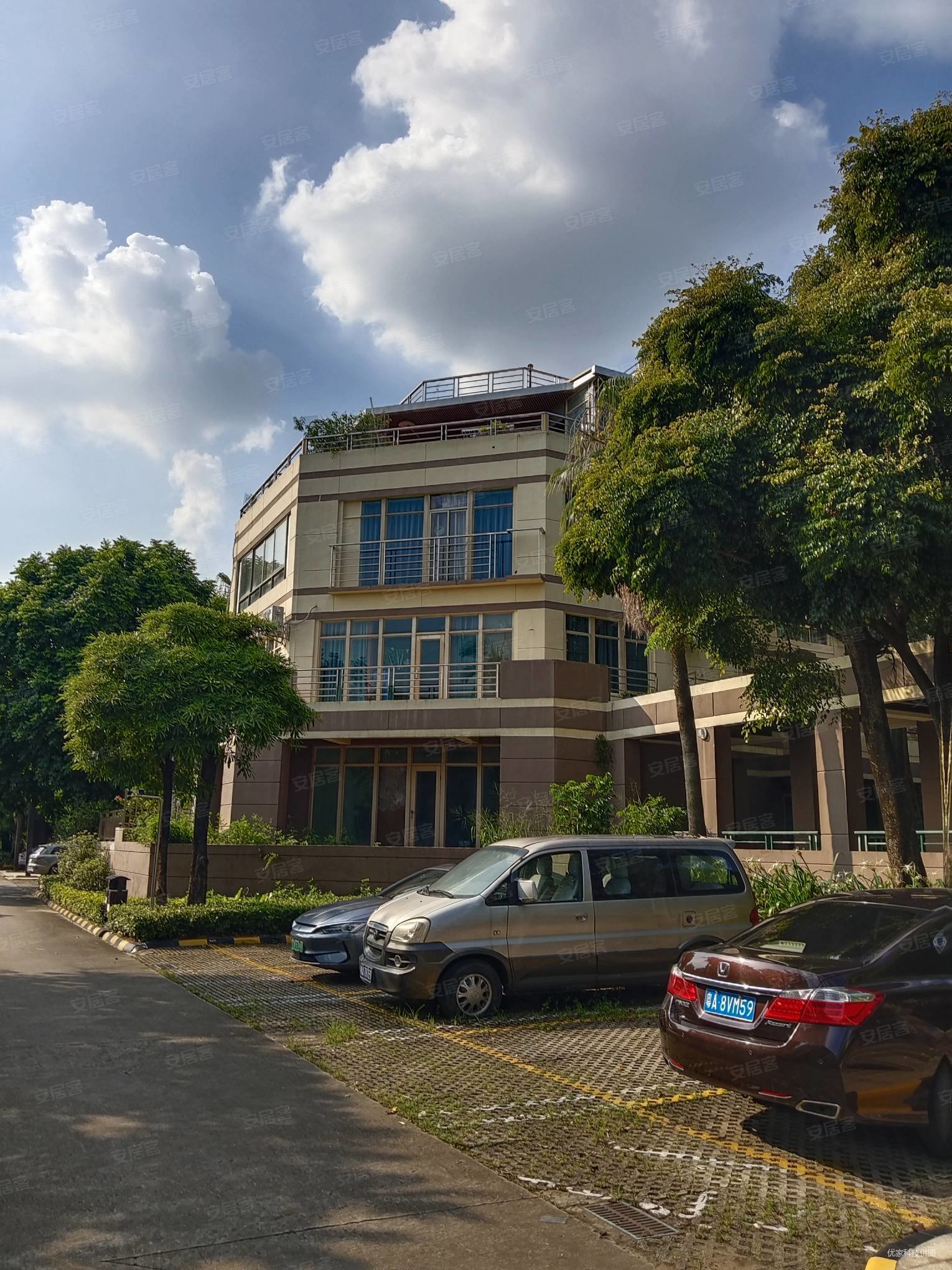 莲花山高尔夫别墅区两房两卫拎包入住满五税少