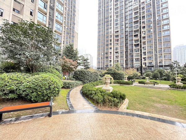 【多图】煌华晶萃城,观音桥租房,新出 观音桥步行街 煌华晶萃城精装一