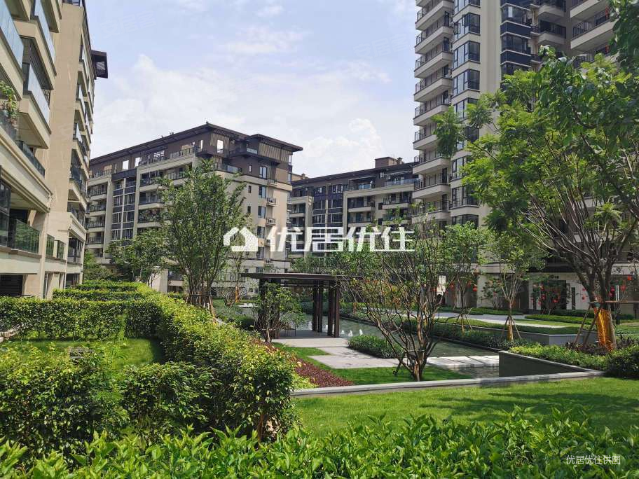 青溪府交通便捷商品房东南户型刚需小三居双卫临地铁