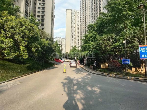 贵阳小河经开区小河转盘山水黔城一组团整租1300一个月山水黔城一组团