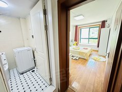 青岛李沧青山路精装套一!独厨独卫 近二号线地铁 盈丰科技产业园 拎包入住!出租房源真实图片