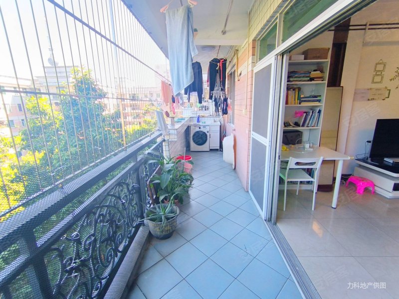 恒福花园三房两厅一卫,八米长大阳台,精装修,保养好