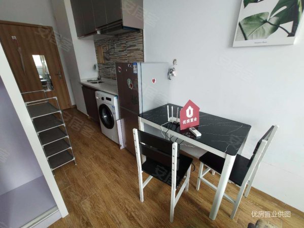 新吴区万达一步路 区政府旁 地铁口 租金1800 现房随时看,佛奥天佑城