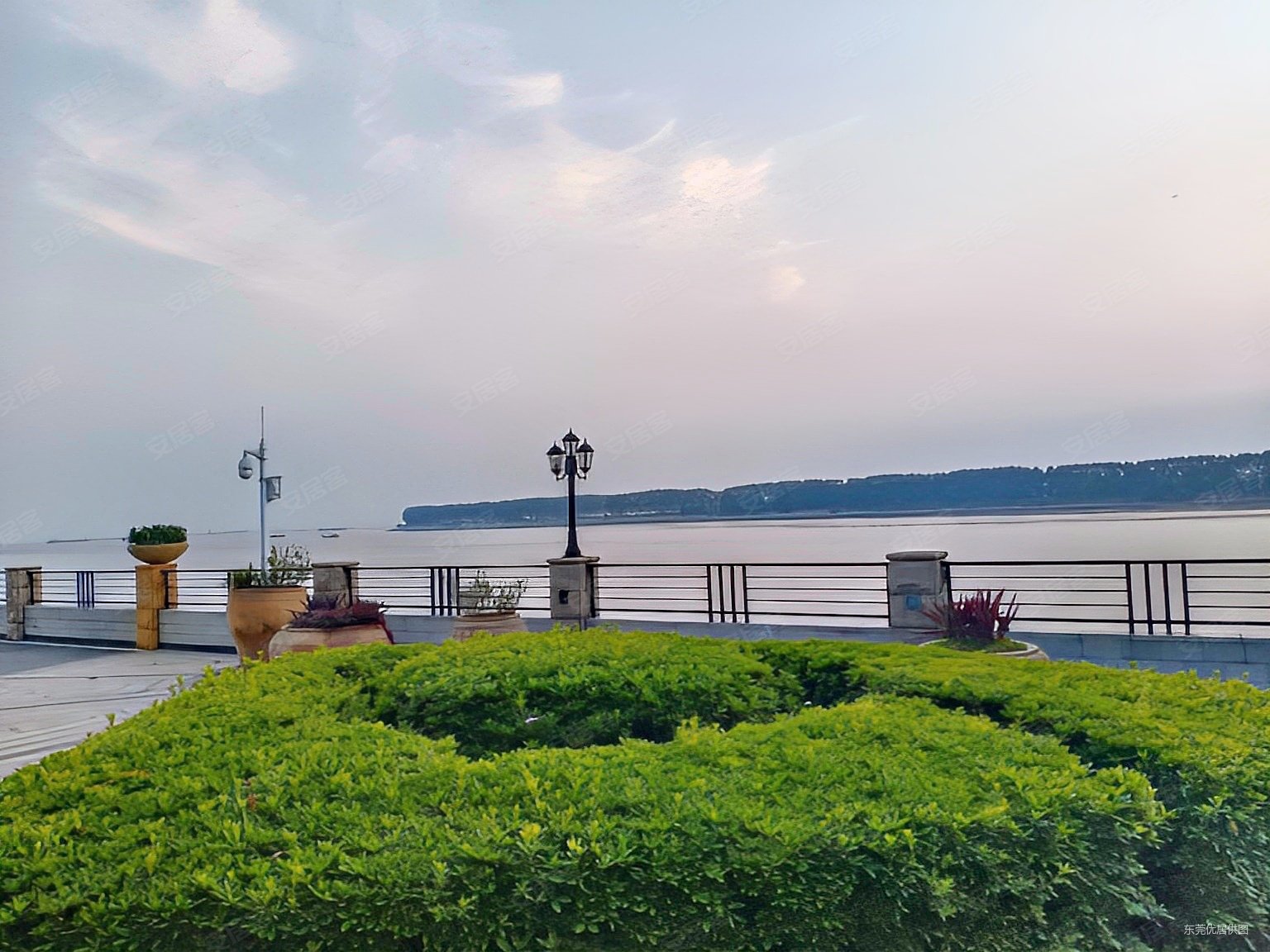 滨海新区金湾花园豪装海景独栋3层别墅