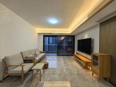 大亚湾大亚湾龙光德州城锦绣壹号五期 精装四房 出租 拎包入住 看房方便有钥匙出租房源真实图片