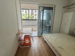 宁波海曙石碶小区在鄞县大道二手车市场旁边门口就是5号地铁站。出租房源真实图片