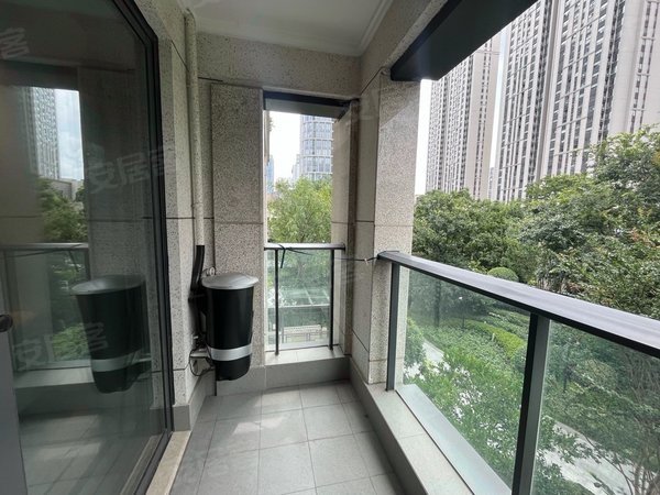 杭州上城景芳保利中央公馆钱江新城景芳唯诗礼保利中盛府精装3房带