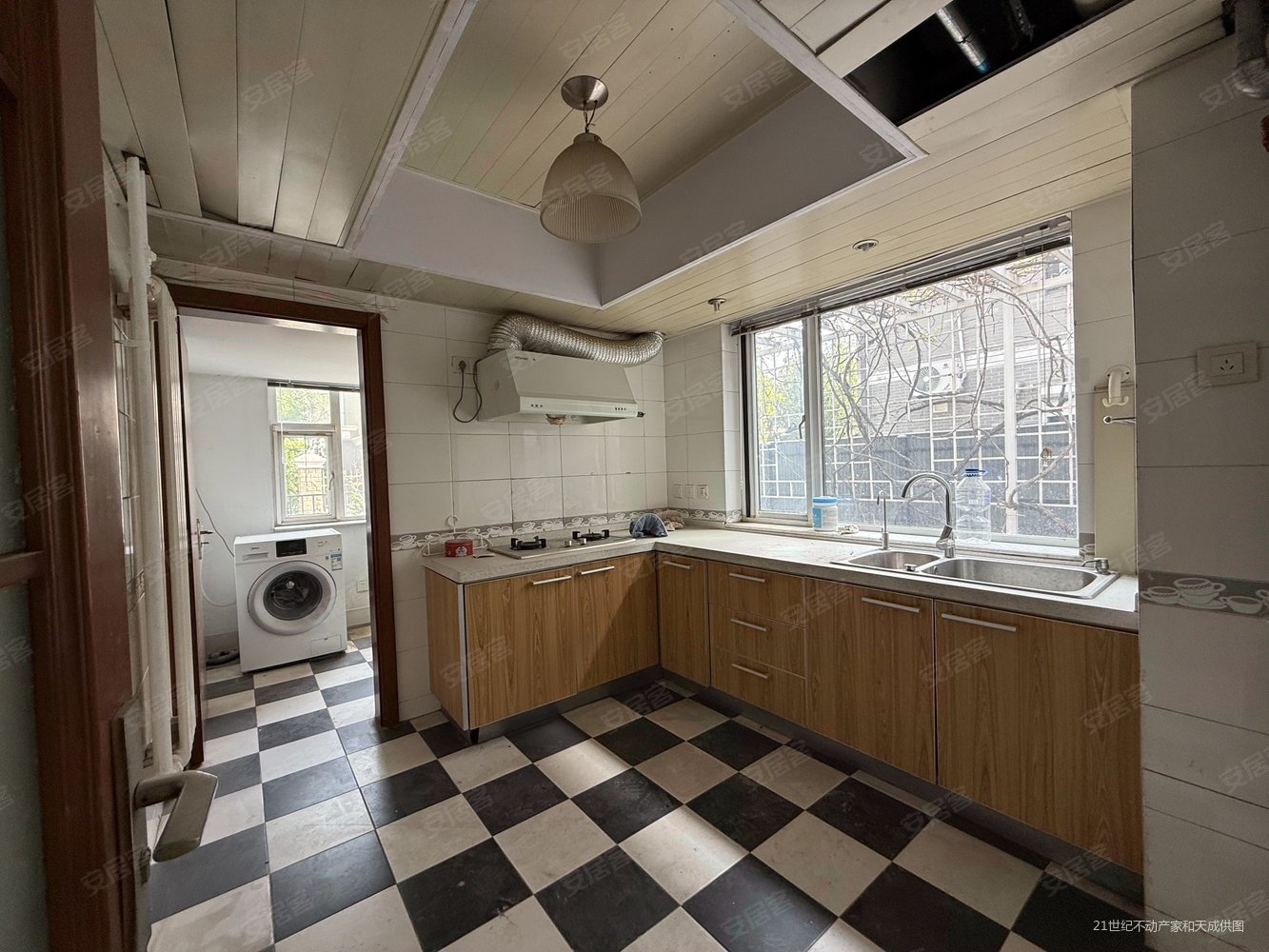 一栋洋房5室2厅3卫261.1㎡南北1680万