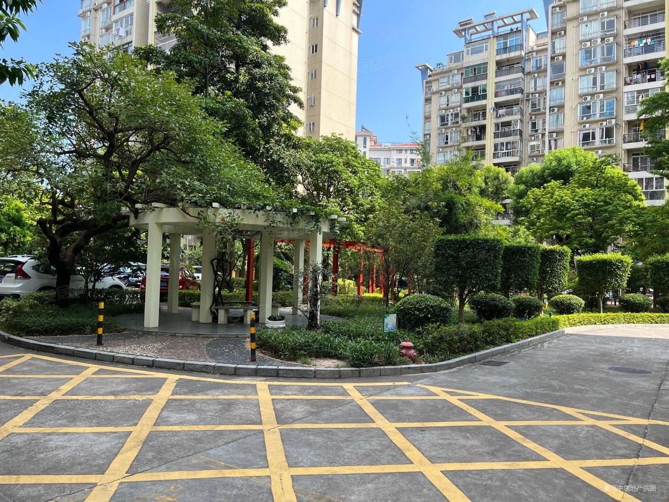 朗晴居中空复式六房三卫豪华装修带天台花园