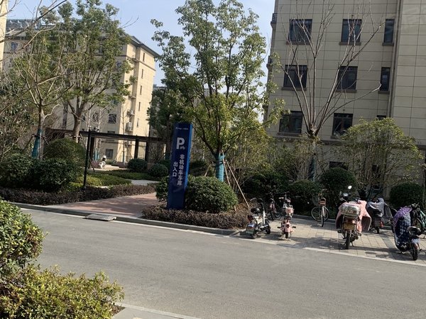 无锡新吴新安宝龙世家(c区)小天鹅先导旁 无中介费 近高铁地铁 奥特维