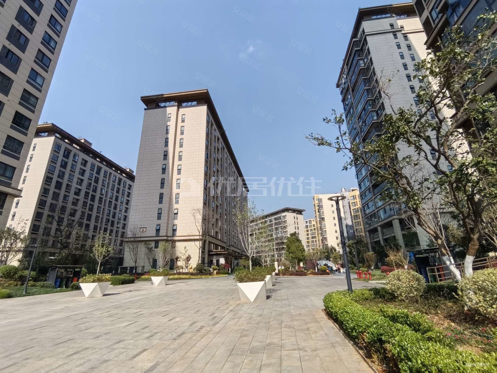 融创君庭云邸精装126平电梯房楼层好视野无遮挡