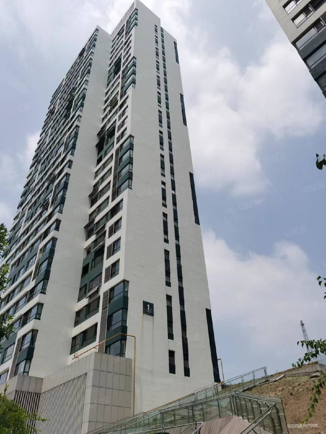 正誉绿谷3室2厅2卫132.18㎡南北175万