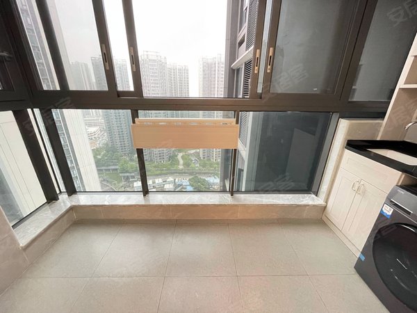 萝岗地铁站旁保利罗兰国际三期精装三房两卫拎包入住安静