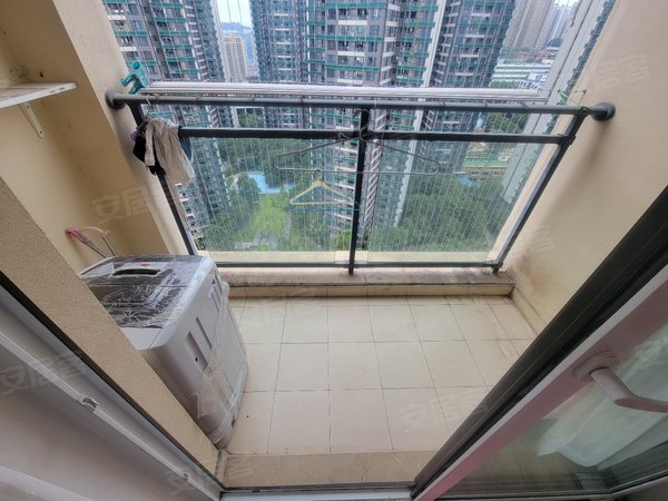 重庆南岸南坪西路翡翠明珠(商住楼)南岸区 东原翡翠明珠 一房 1400元